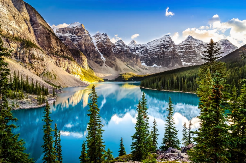 Moraine Lake  Banff National Park